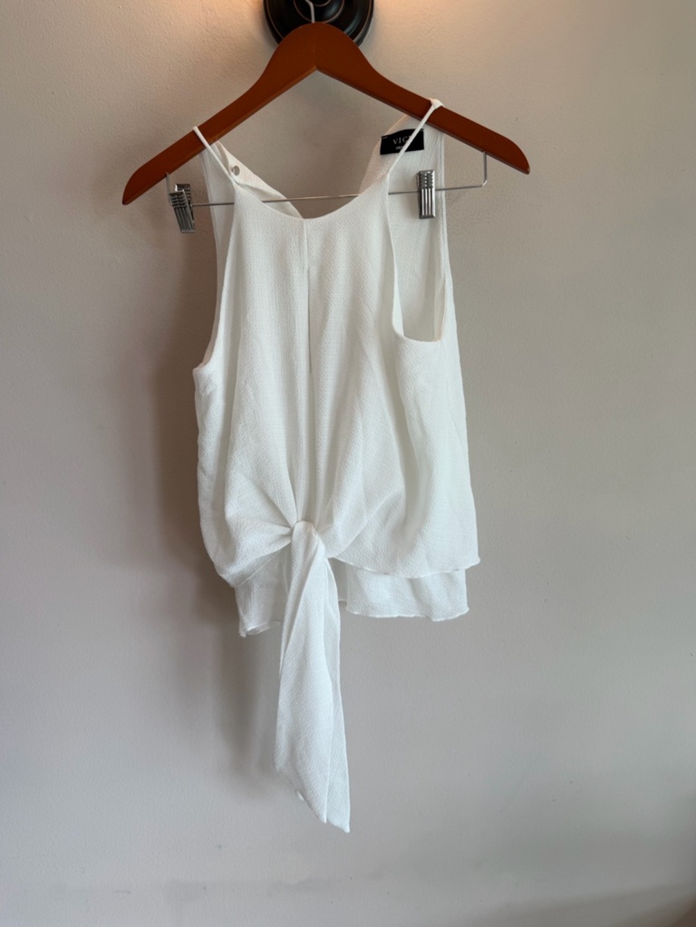 Vici White Sleeveless Tie-Front Textured Blouse